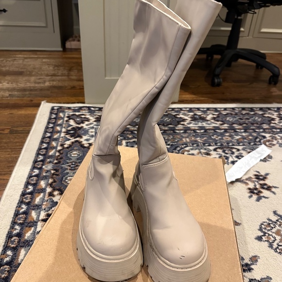 Boots - Picture 6 of 6